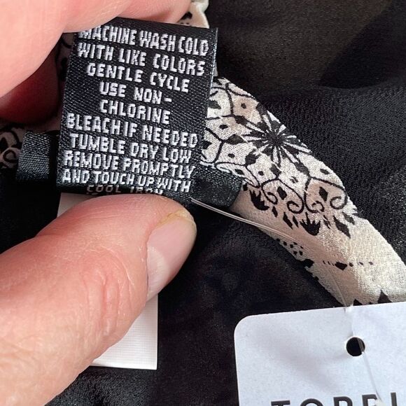 Torrid Medallion Chiffon Layered Tank Top Sz 3/3X - Picture 7 of 7